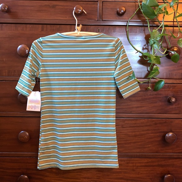 🌻3 for $15🌻 NWT Lularoe Gigi striped top - Picture 4 of 6